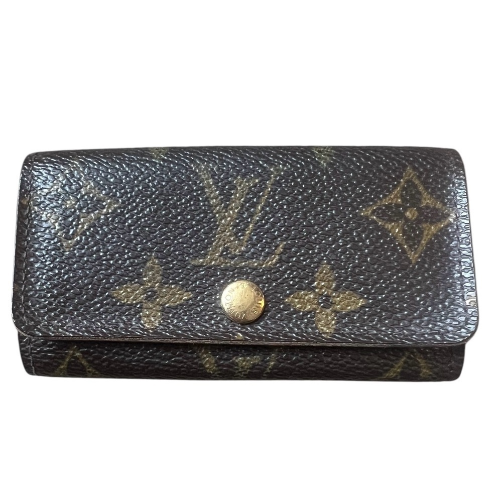 Louis Vuitton 4 Key Holder, Pre- Loved. Excellent condition!